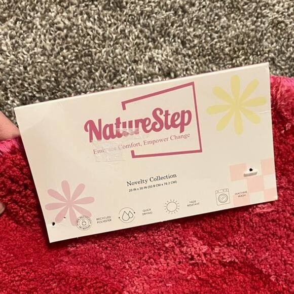 Novelty Lip Rug - Picture 3 of 5